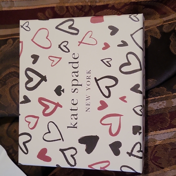 Kate spade  Firm Hp  heart leather boxed bagged tagged leather card holder ♥️ - Picture 5 of 9